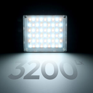 Ulanzi LE20 front LED panel at full brightness showing 3200 lux output with bi-color warm and cool white LEDs illuminated