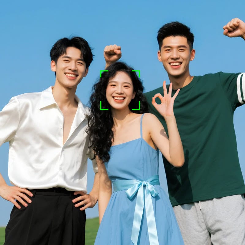 Tracking selfie stick tripod for hands-free photos and videos. Perfect for vlogging, live streaming, and capturing moments with stability and ease. Compatible with smartphones and cameras.